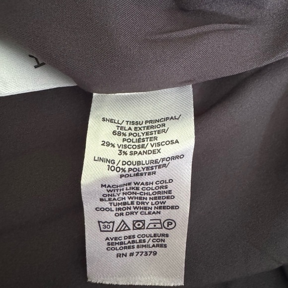 Like New Ann Taylor Classic Gray Pencil Skirt - Picture 8 of 8